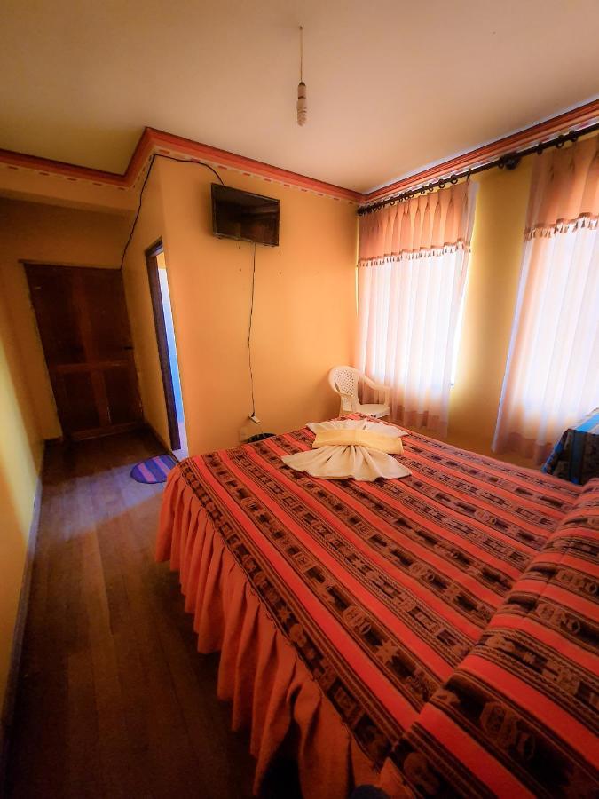 Hostal Luz Yhobimar Copacabana  Buitenkant foto