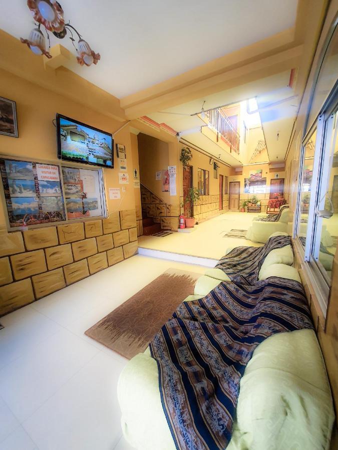 Hostal Luz Yhobimar Copacabana  Buitenkant foto