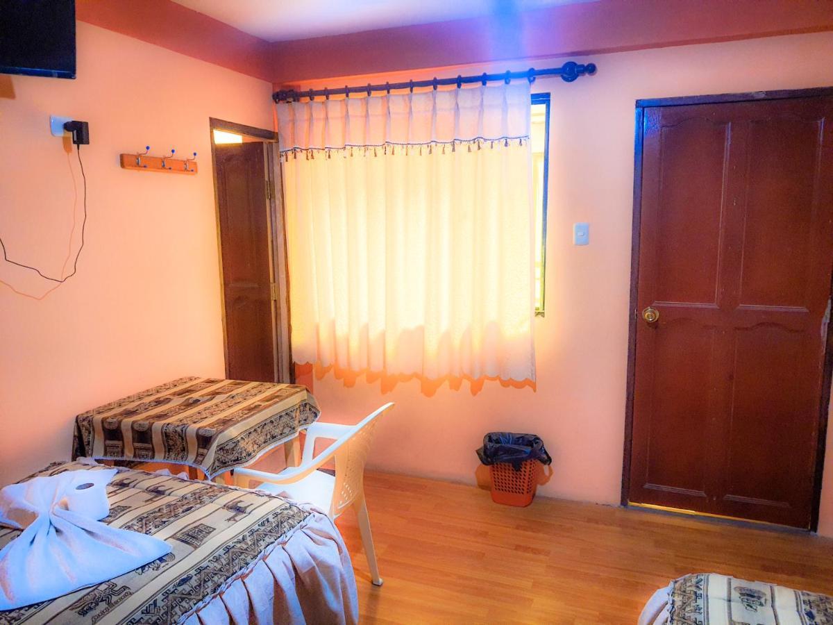 Hostal Luz Yhobimar Copacabana  Buitenkant foto