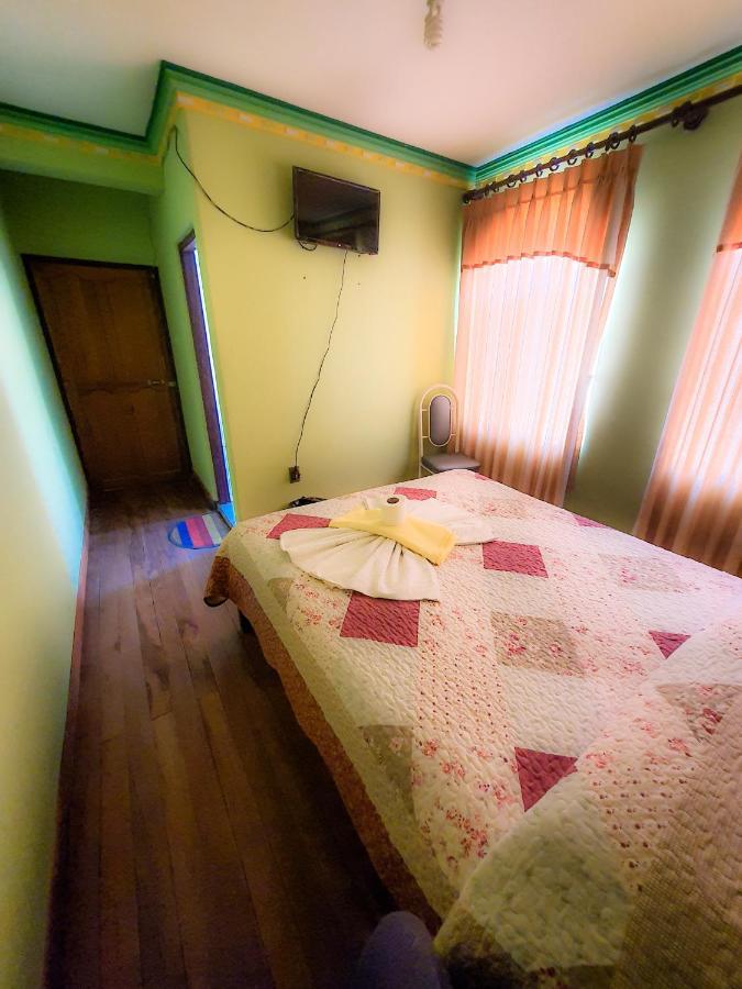 Hostal Luz Yhobimar Copacabana  Buitenkant foto