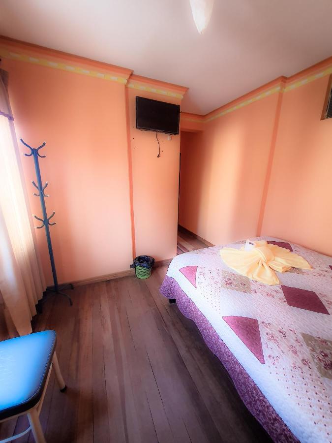 Hostal Luz Yhobimar Copacabana  Buitenkant foto
